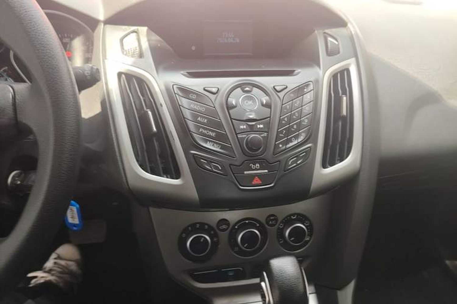 Used Ford Focus 2012 Hatchback 1.6L Automatic Comfort Model Audio And AC Panel