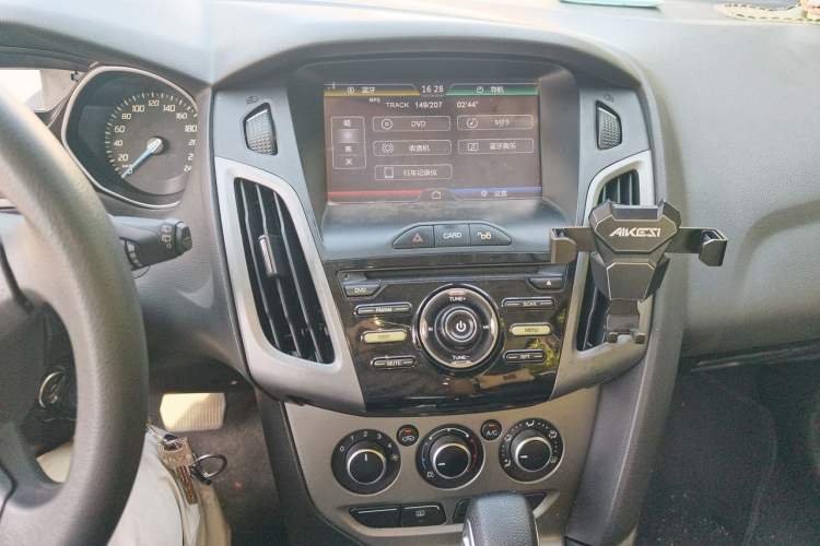 Used Ford Focus 2012 Hatchback 1.6L Automatic Comfort Model Audio And AC Panel