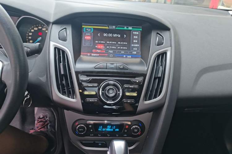 Used Ford Focus 2012 Sedan 1.6L Automatic Fashion Edition Audio And AC Panel