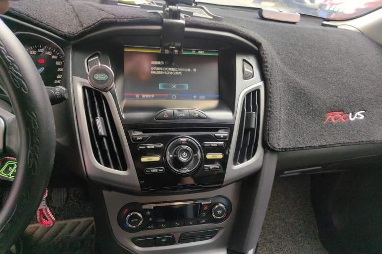 Used Ford Focus 2012 Hatchback 1.6L Manual Fashion Edition Audio And AC Panel