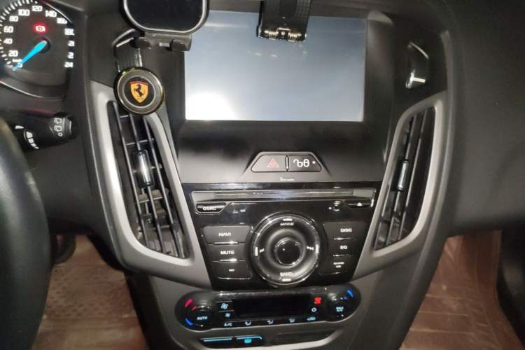 Used Ford Focus 2012 Hatchback 1.6L Manual Fashion Edition Audio And AC Panel