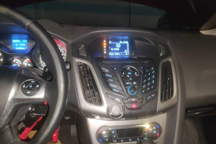 Used Ford Focus 2012 Sedan 1.6L Automatic Fashion Edition Audio And AC Panel