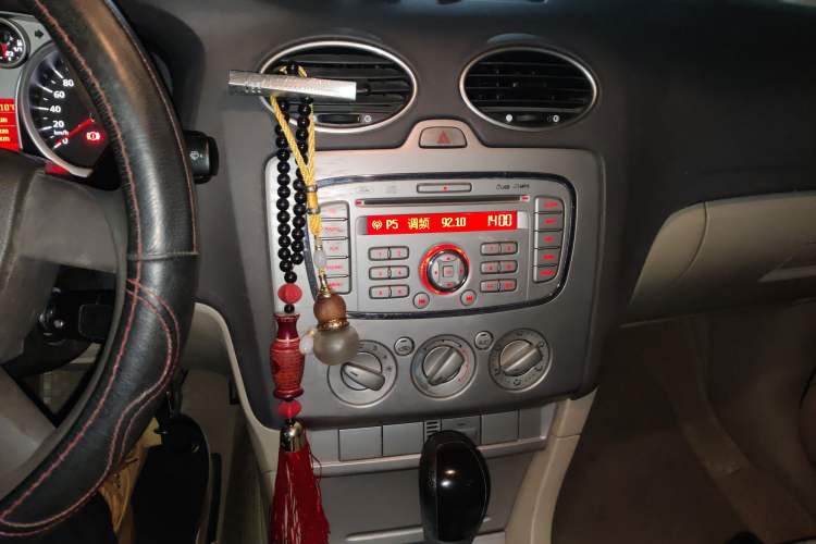 Used Ford Focus 2012 Sedan Classic 1.8L Automatic Base Model Audio And AC Panel