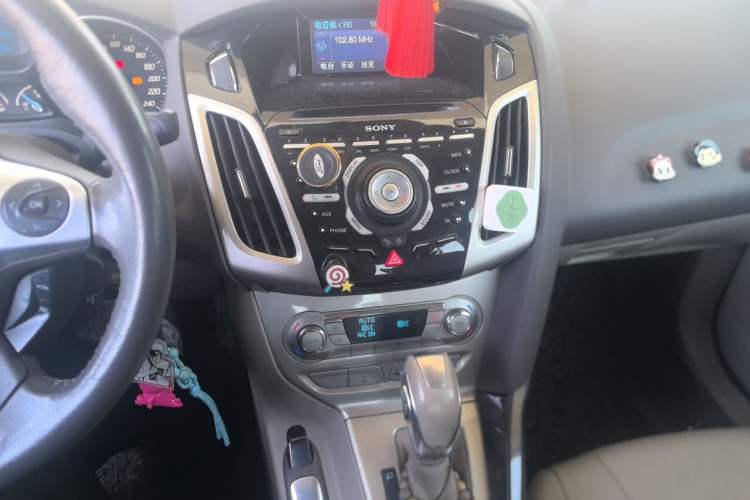 Used Ford Focus 2012 Sedan 1.6L Automatic Prestige Model Audio And AC Panel