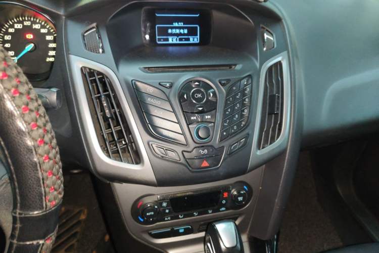 Used Ford Focus 2012 Sedan 1.6L Automatic Fashion Edition Audio And AC Panel