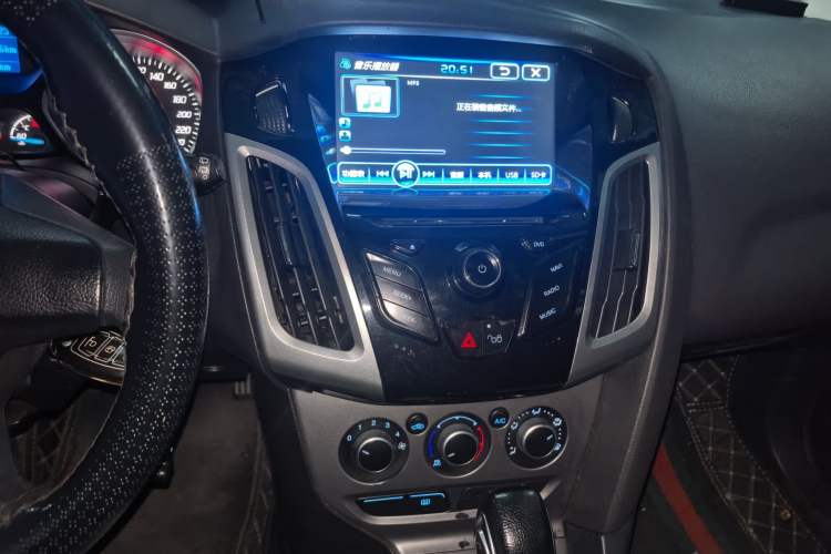 Used Ford Focus 2012 Hatchback 1.6L Automatic Comfort Model Audio And AC Panel