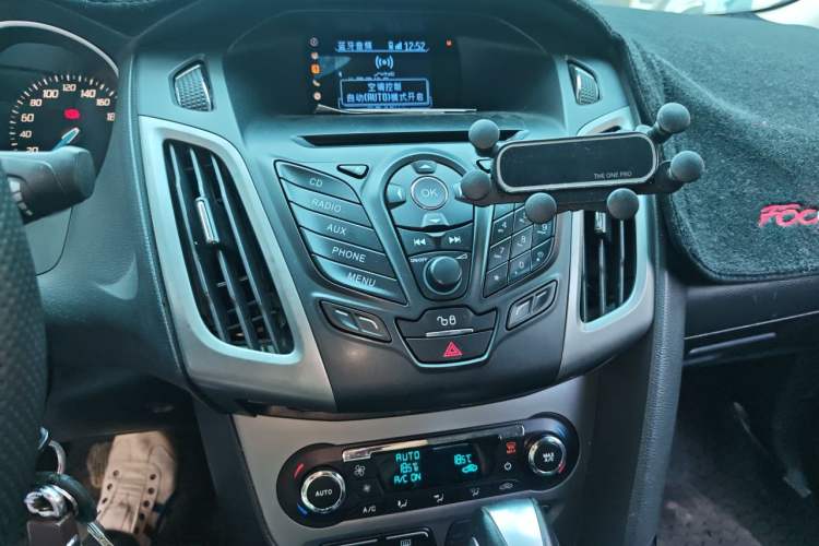 Used Ford Focus 2012 Sedan 1.6L Automatic Fashion Edition Audio And AC Panel