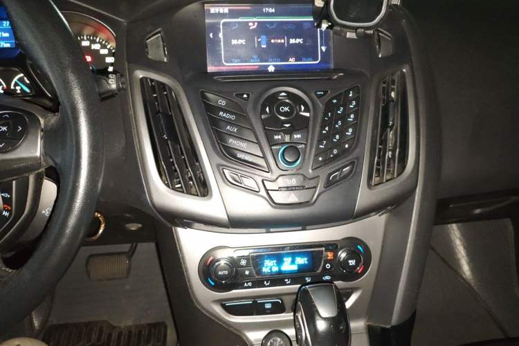 Used Ford Focus 2012 Hatchback 1.6L Automatic Fashion Edition Audio And AC Panel