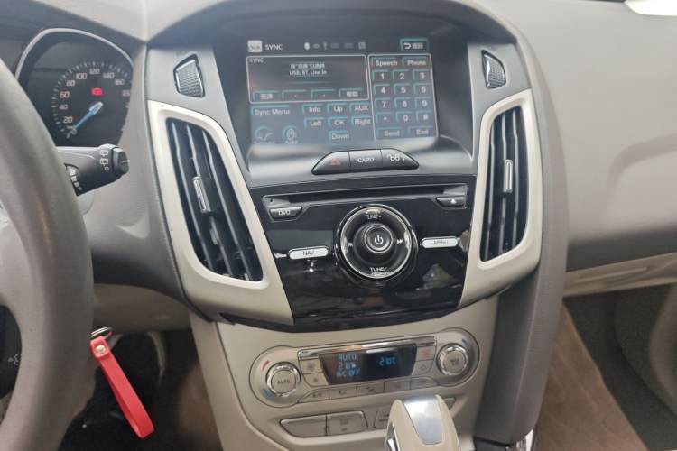 Used Ford Focus 2012 Hatchback 1.6L Automatic Fashion Edition Audio And AC Panel
