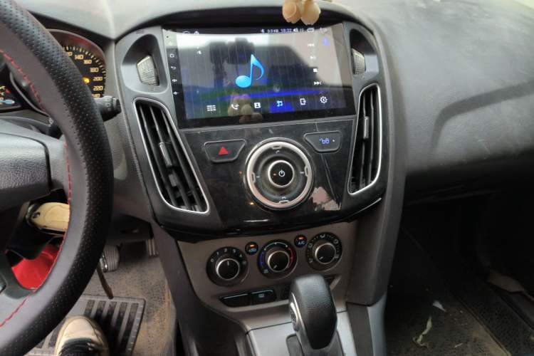 Used Ford Focus 2012 Hatchback 1.6L Automatic Comfort Model Audio And AC Panel