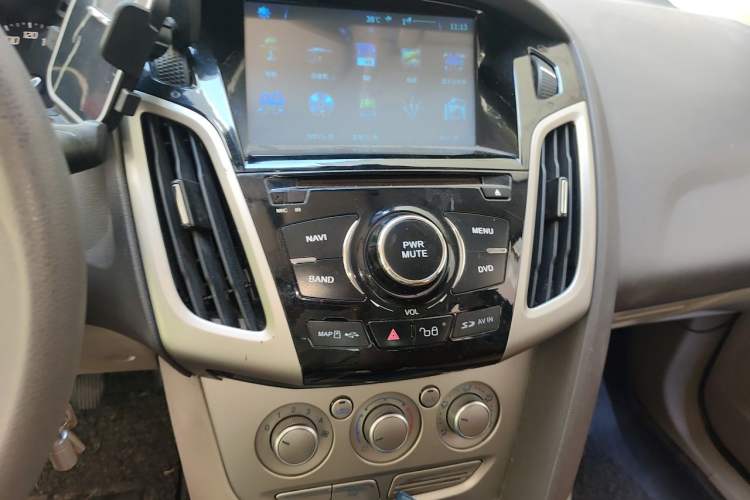 Used Ford Focus 2012 Sedan 1.6L Manual Comfort Model Audio And AC Panel