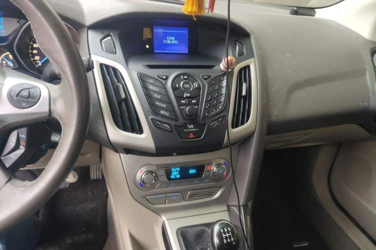 Used Ford Focus 2012 Hatchback 1.6L Manual Fashion Edition Audio And AC Panel