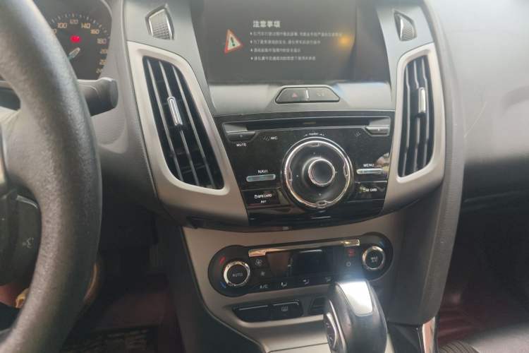 Used Ford Focus 2012 Sedan 1.6L Automatic Fashion Edition Audio And AC Panel