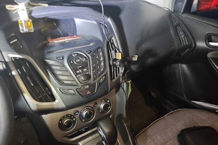 Used Ford Focus 2012 Hatchback 1.6L Automatic Comfort Model Audio And AC Panel