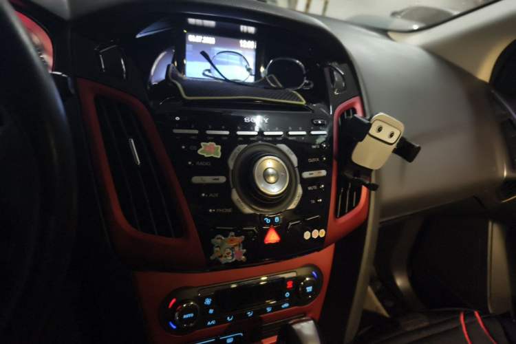 Used Ford Focus 2012 Hatchback 2.0L Automatic Luxury Sport Model Audio And AC Panel