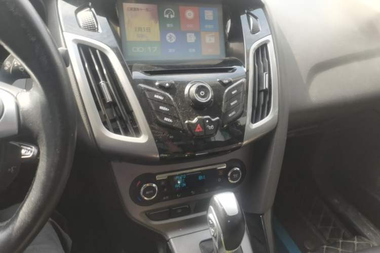 Used Ford Focus 2012 Sedan 1.6L Automatic Fashion Edition Audio And AC Panel