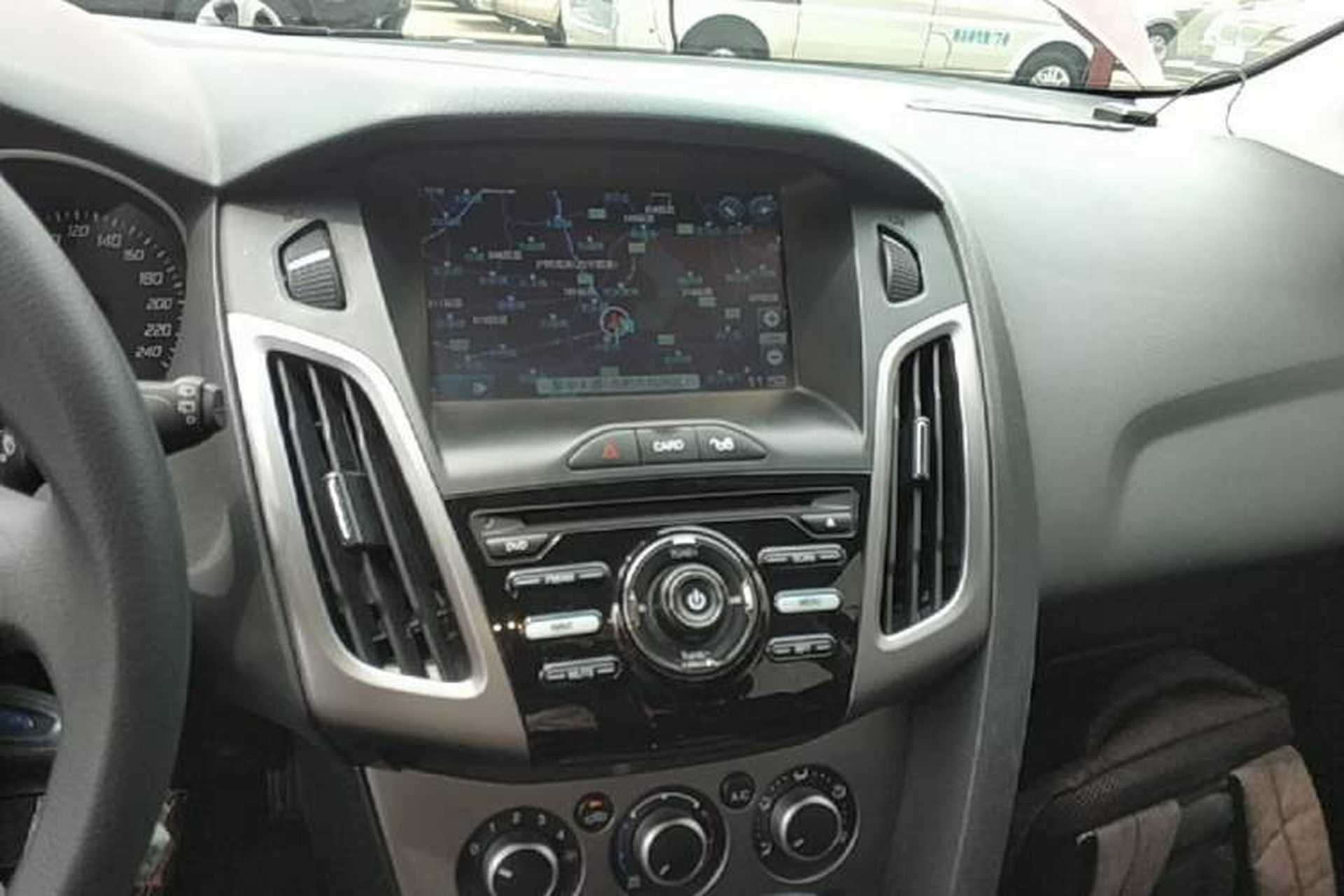 Used Ford Focus 2012 Hatchback 1.6L Automatic Comfort Model Audio And AC Panel