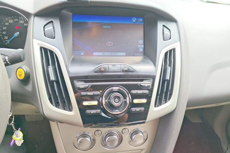 Used Ford Focus 2012 Sedan 1.6L Automatic Comfort Model Audio And AC Panel