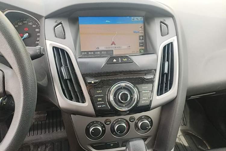 Used Ford Focus 2012 Hatchback 1.6L Automatic Comfort Model Audio And AC Panel
