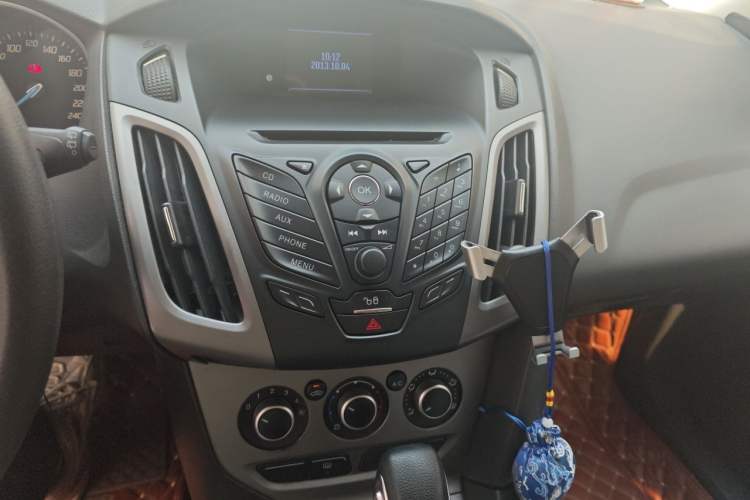 Used Ford Focus 2012 Hatchback 1.6L Automatic Comfort Model Audio And AC Panel