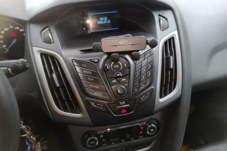 Used Ford Focus 2012 Hatchback 1.6L Manual Fashion Edition Audio And AC Panel