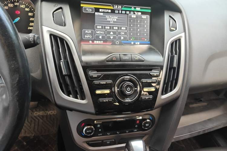 Used Ford Focus 2012 Hatchback 1.6L Automatic Fashion Edition Audio And AC Panel