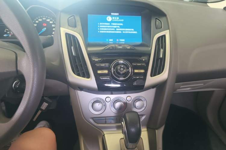Used Ford Focus 2012 Sedan 1.6L Automatic Comfort Model Audio And AC Panel