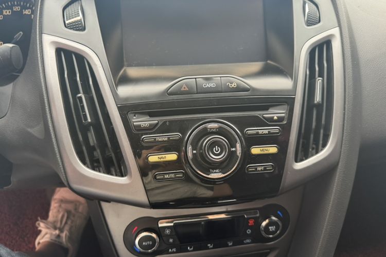 Used Ford Focus 2012 Sedan 1.6L Automatic Fashion Edition Audio And AC Panel