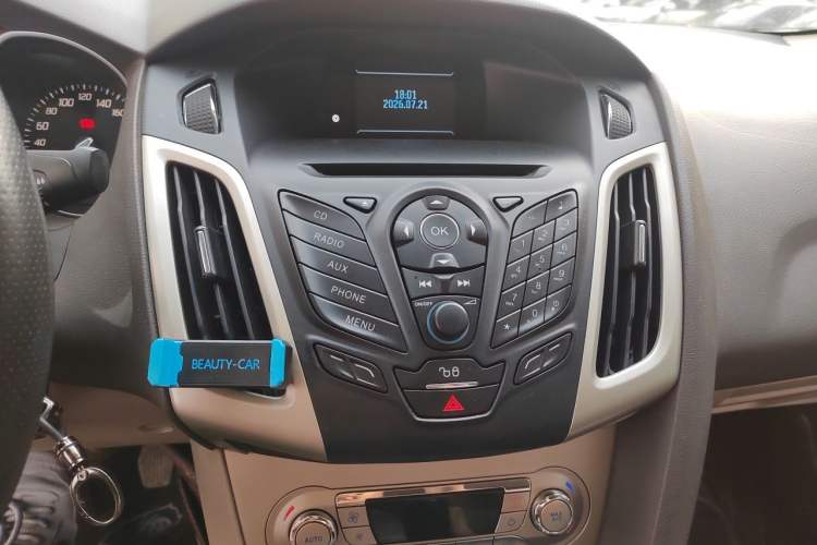 Used Ford Focus 2012 Sedan 1.6L Manual Fashion Edition Audio And AC Panel