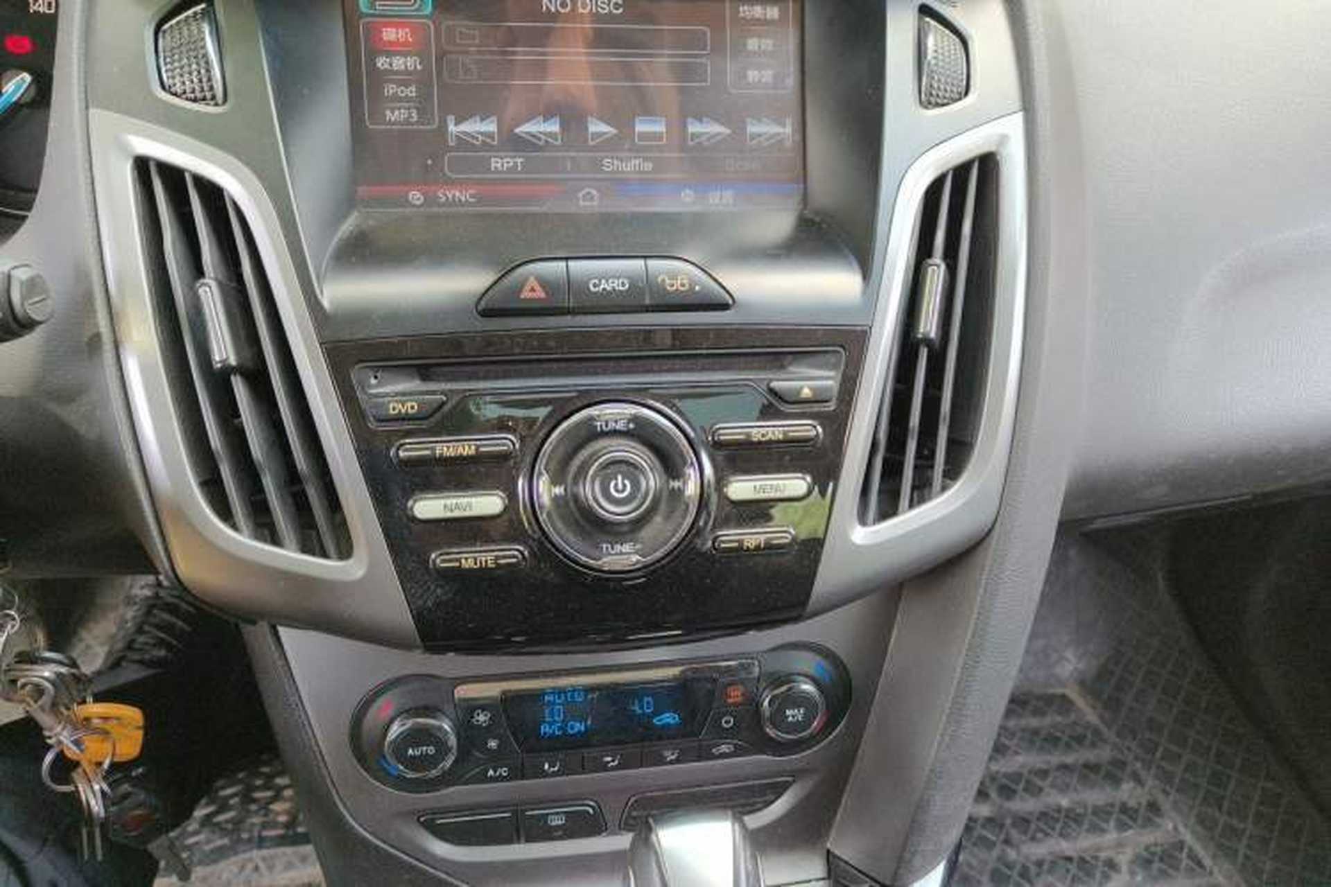 Used Ford Focus 2012 Hatchback 1.6L Automatic Fashion Edition Audio And AC Panel
