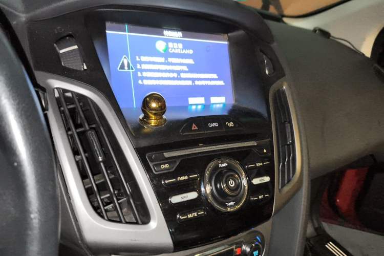 Used Ford Focus 2012 Hatchback 1.6L Automatic Fashion Edition Audio And AC Panel