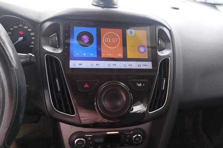 Used Ford Focus 2012 Hatchback 1.6L Automatic Fashion Edition Audio And AC Panel