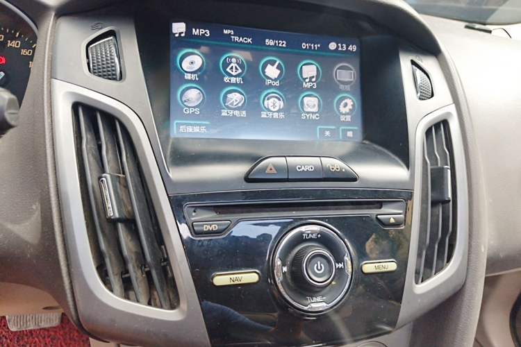 Used Ford Focus 2012 Hatchback 1.6L Automatic Fashion Edition Audio And AC Panel