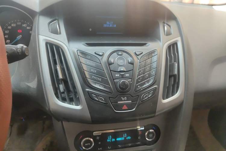 Used Ford Focus 2012 Hatchback 1.6L Manual Fashion Edition Audio And AC Panel