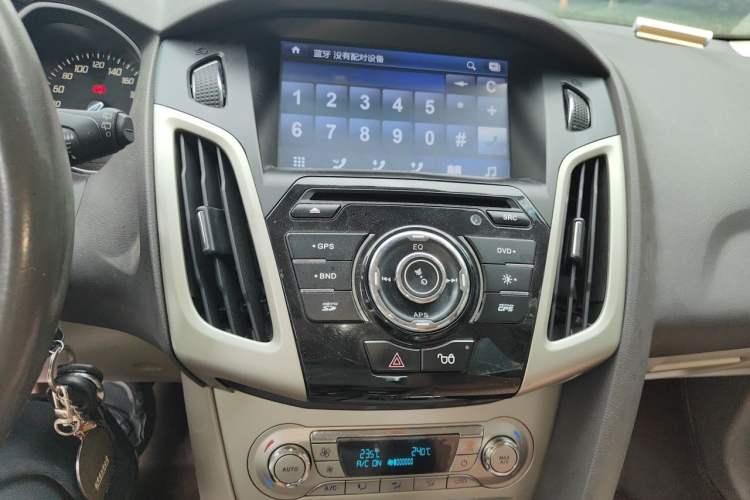Used Ford Focus 2012 Hatchback 1.6L Automatic Fashion Edition Audio And AC Panel