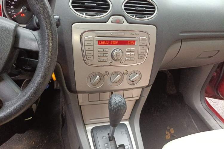 Used Ford Focus 2012 Hatchback Classic 1.8L Automatic Base Model Audio And AC Panel