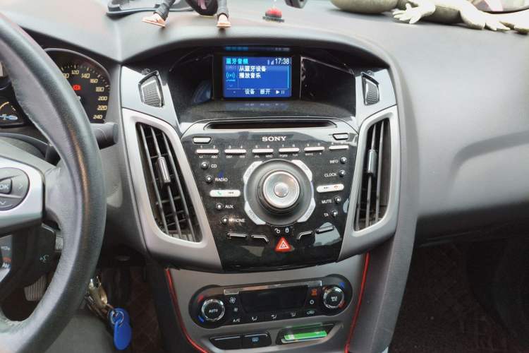 Used Ford Focus 2012 Sedan 1.6L Manual Fashion Edition Audio And AC Panel