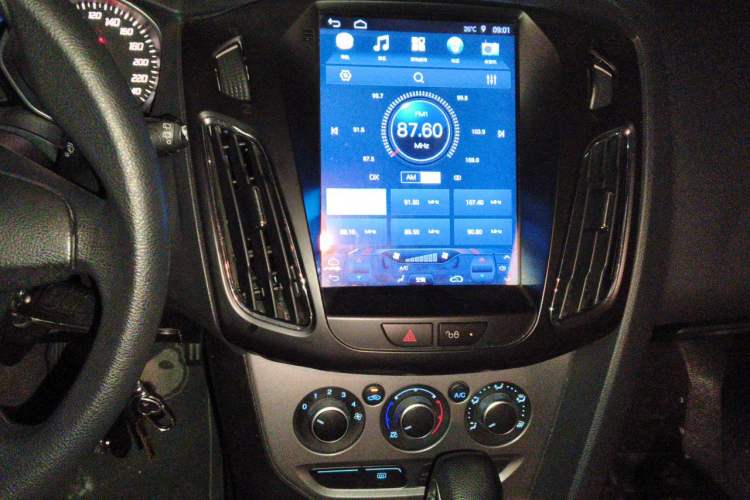 Used Ford Focus 2012 Hatchback 1.6L Automatic Comfort Model Audio And AC Panel