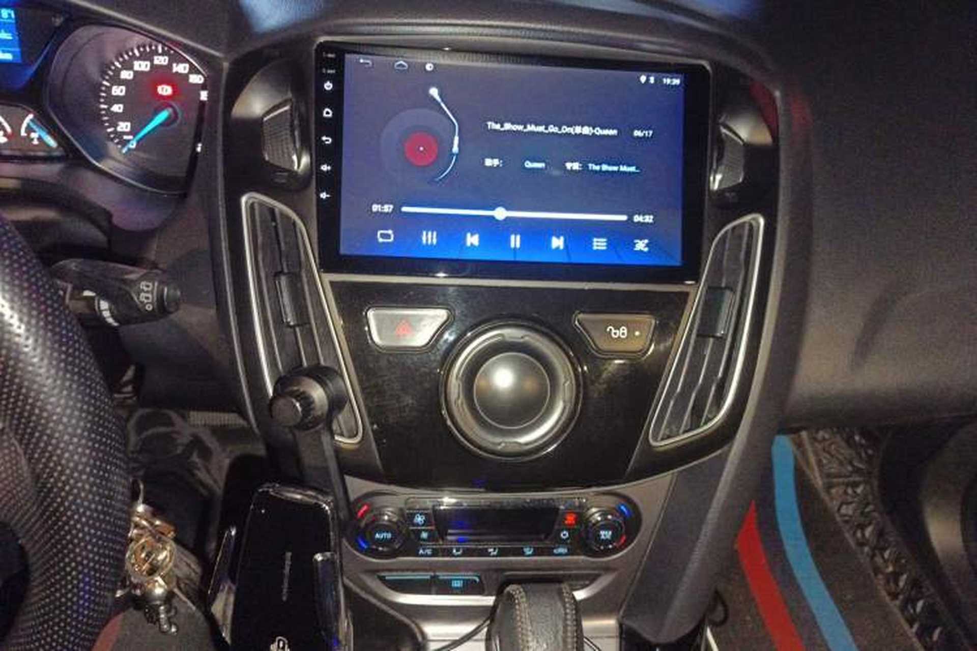 Used Ford Focus 2012 Hatchback 1.6L Automatic Fashion Edition Audio And AC Panel