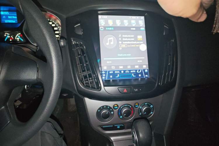 Used Ford Focus 2012 Hatchback 1.6L Automatic Comfort Model Audio And AC Panel