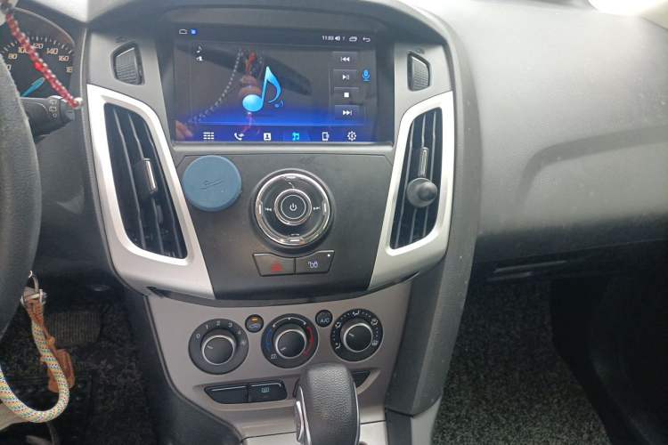 Used Ford Focus 2012 Hatchback 1.6L Automatic Comfort Model Audio And AC Panel