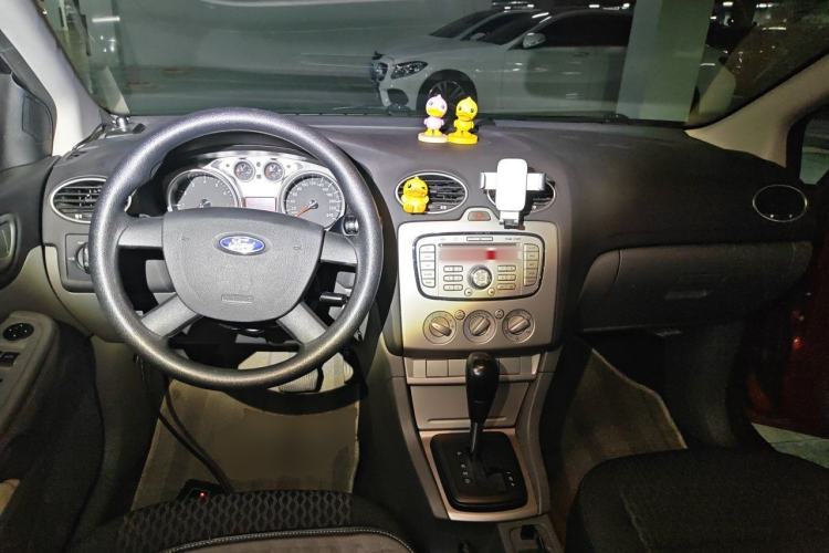 Used Ford Focus 2012 Hatchback Classic 1.8L Automatic Base Model Center Console