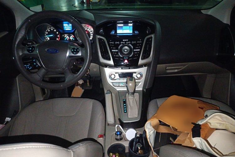 Used Ford Focus 2012 Sedan 1.6L Automatic Prestige Model Center Console