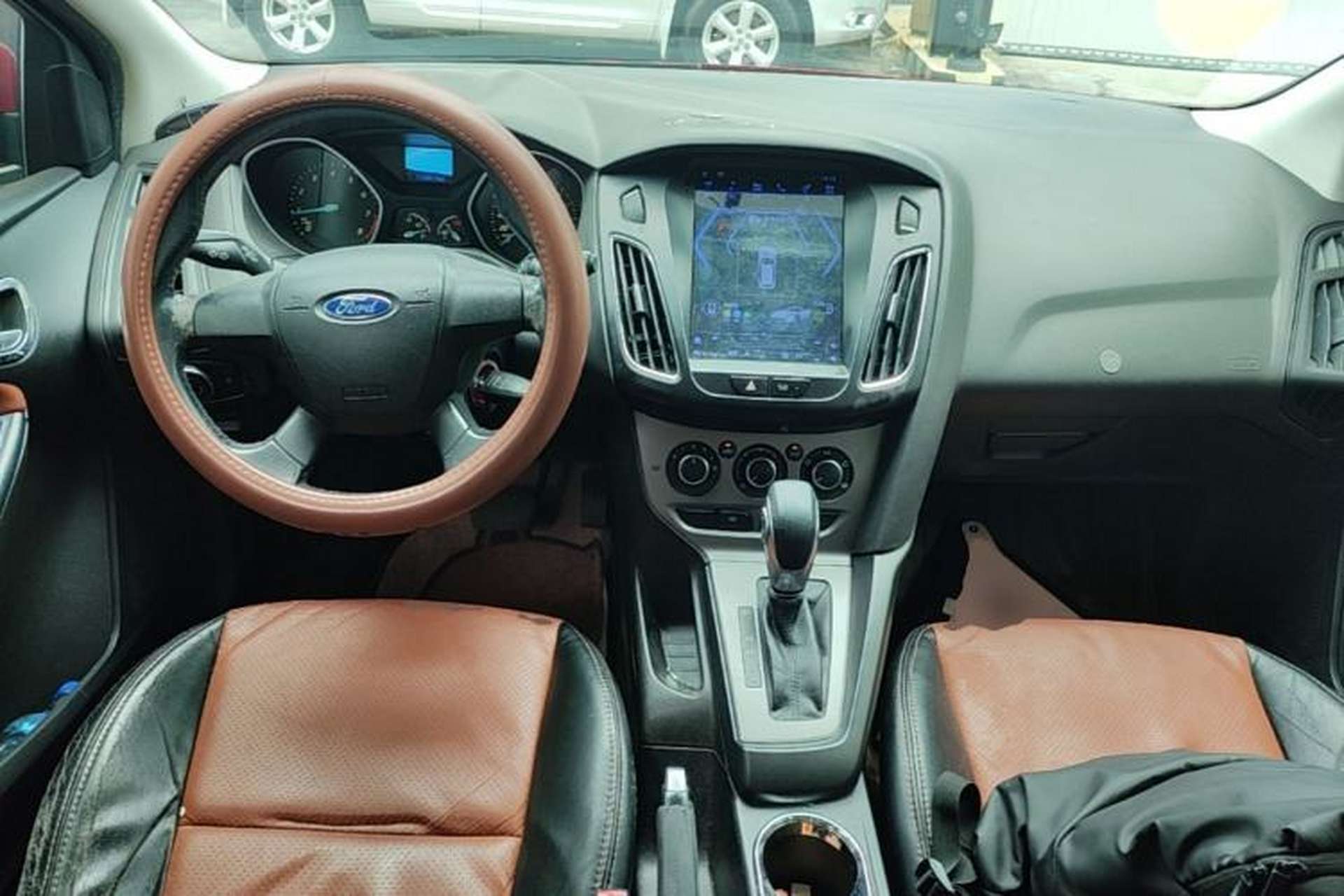 Used Ford Focus 2012 Hatchback 1.6L Automatic Comfort Model Center Console