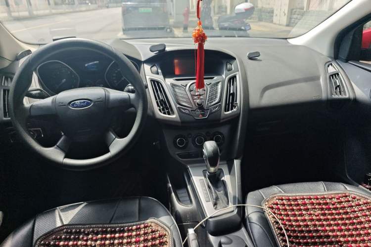 Used Ford Focus 2012 Hatchback 1.6L Automatic Comfort Model Center Console