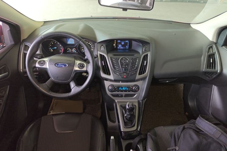 Used Ford Focus 2012 Hatchback 1.6L Manual Fashion Edition Center Console