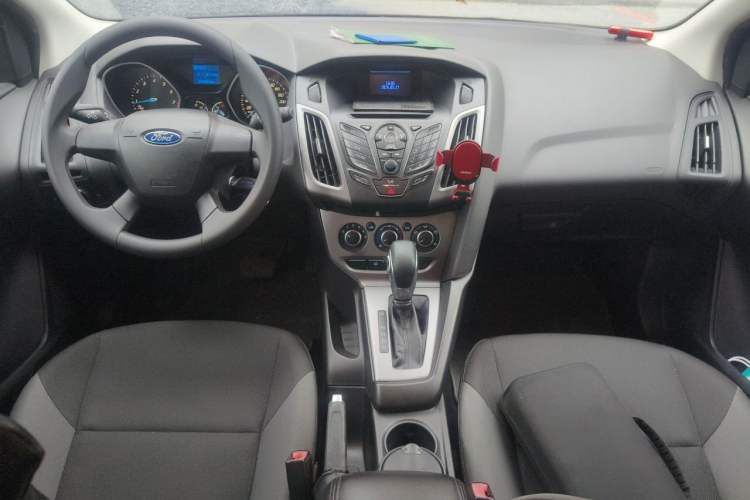 Used Ford Focus 2012 Hatchback 1.6L Automatic Comfort Model Center Console