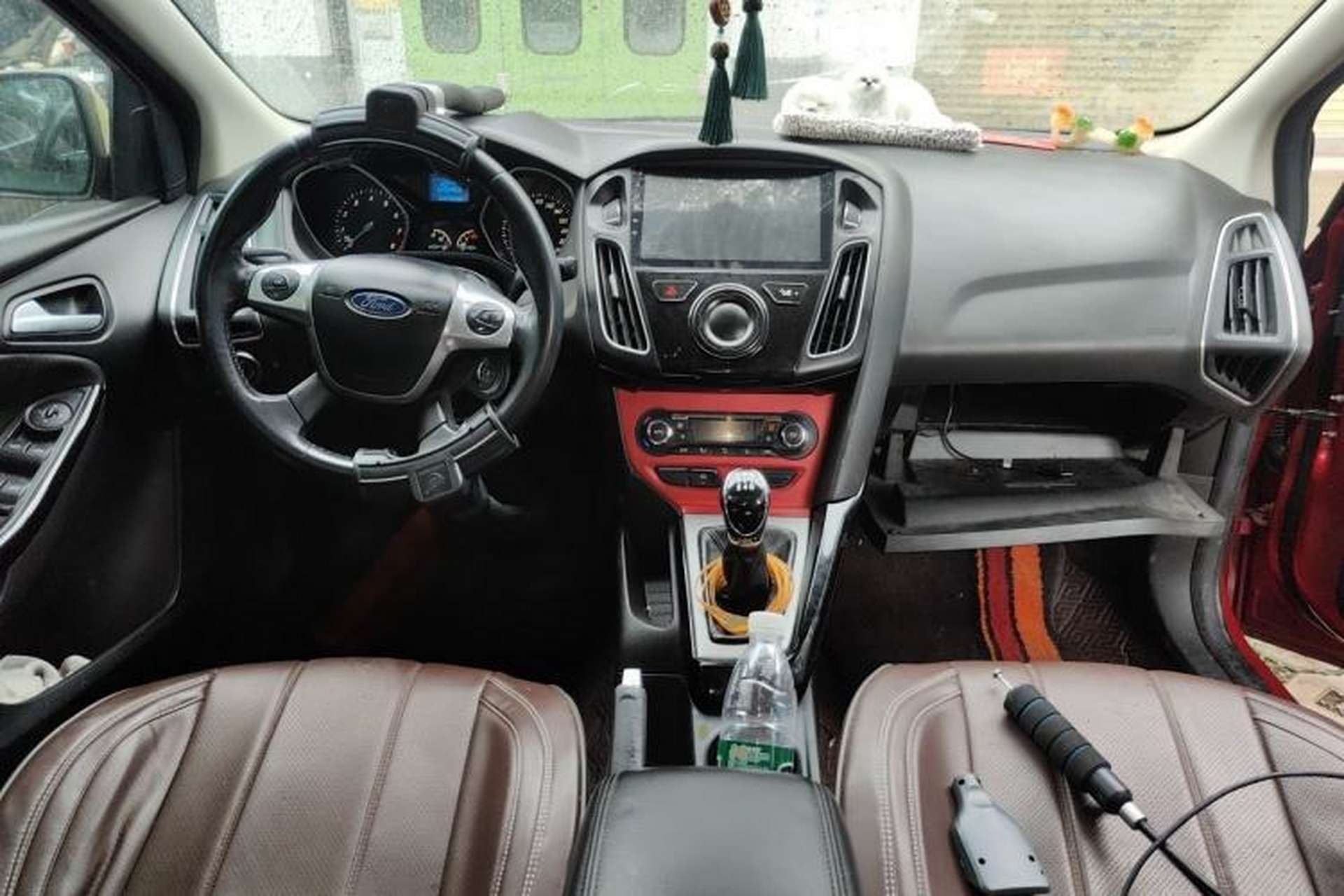 Used Ford Focus 2012 Sedan 1.6L Manual Fashion Edition Center Console