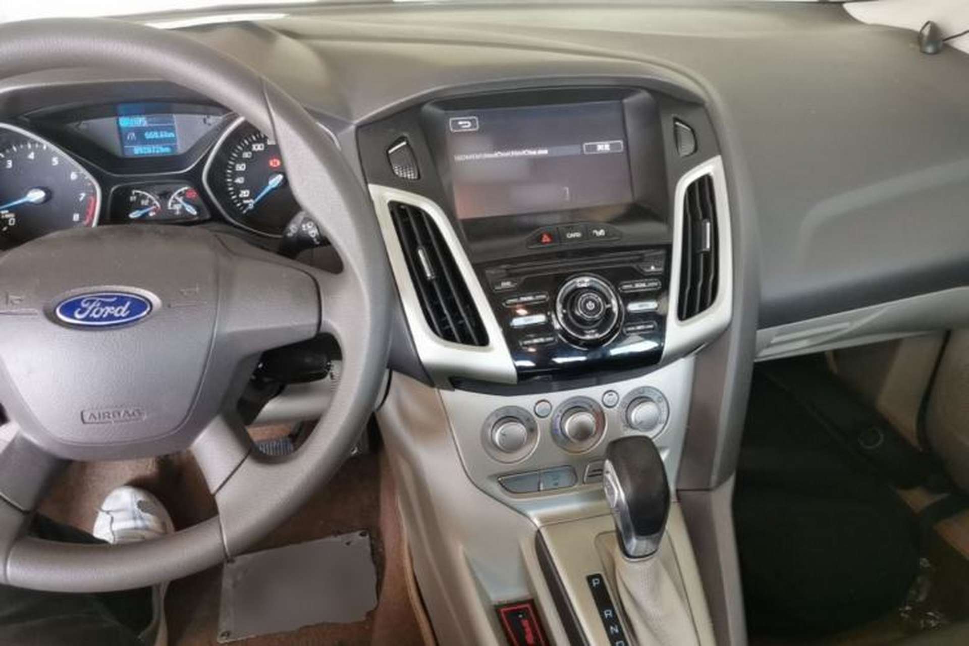 Used Ford Focus 2012 Sedan 1.6L Automatic Comfort Model Center Console