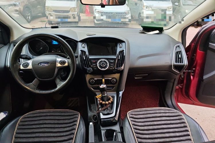 Used Ford Focus 2012 Hatchback 1.6L Manual Fashion Edition Center Console